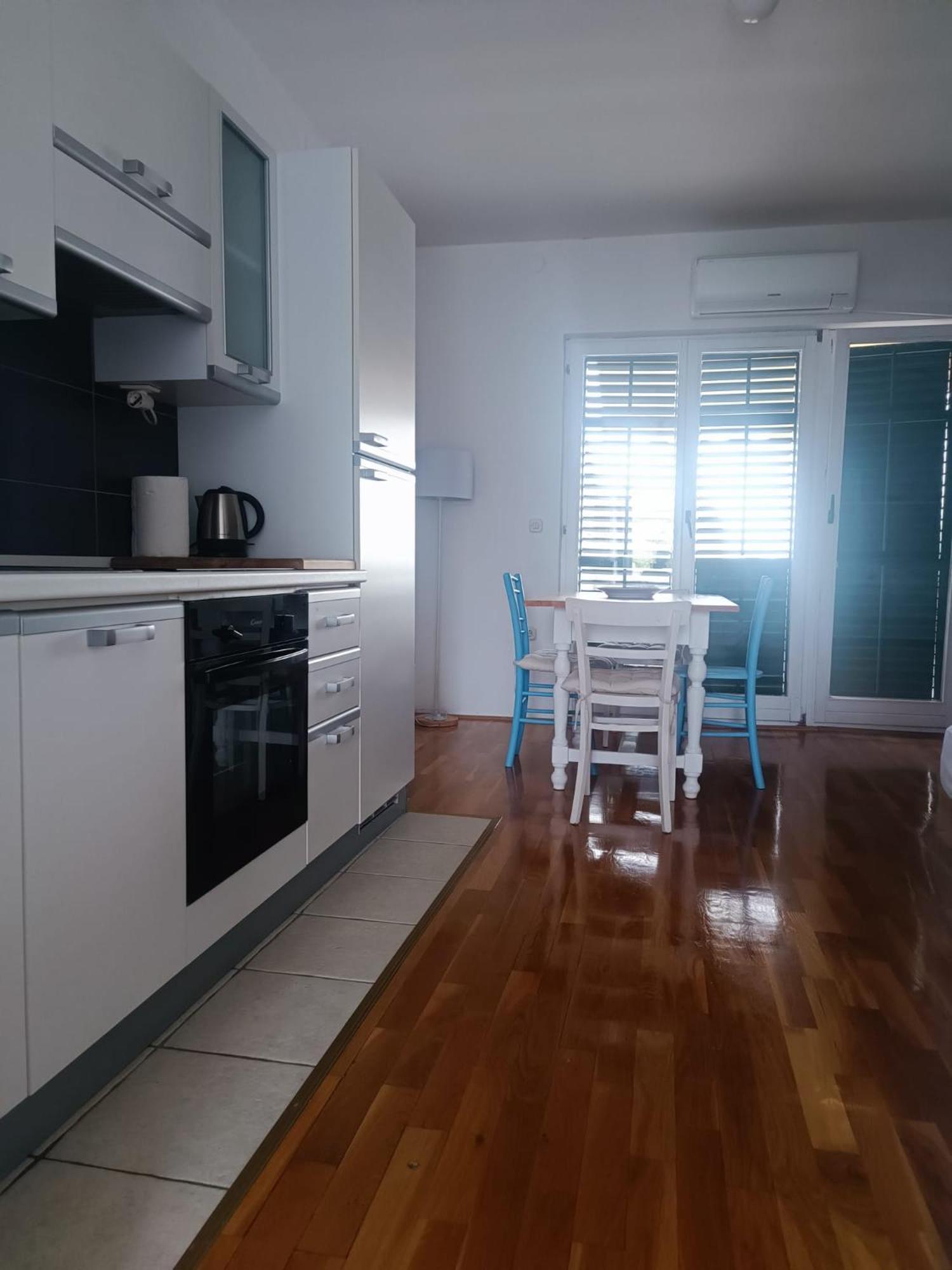 Apartmani Labud ซูโกชัน ภายนอก รูปภาพ