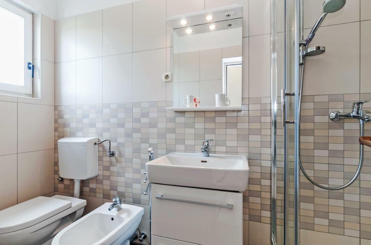 Apartmani Labud ซูโกชัน ภายนอก รูปภาพ
