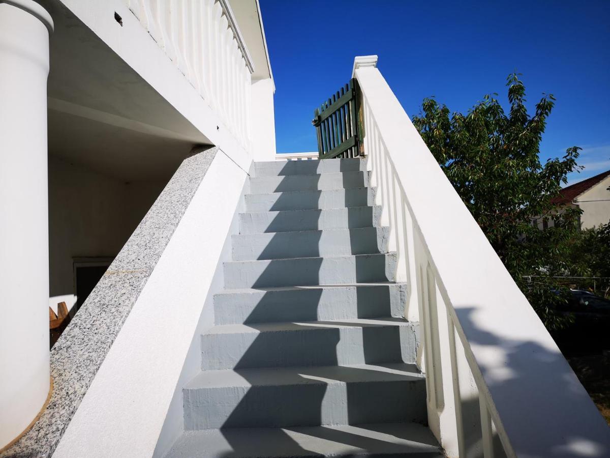 Apartmani Labud ซูโกชัน ภายนอก รูปภาพ